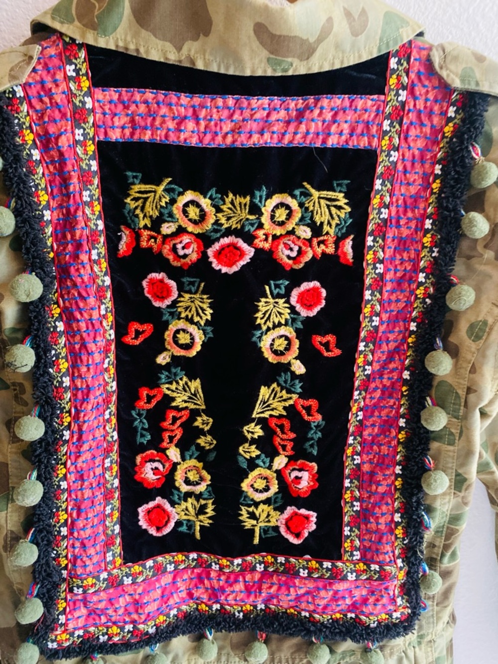 Coffee Shop Camo Floral Embroidered Tassel Jacket - Picture 10 of 11